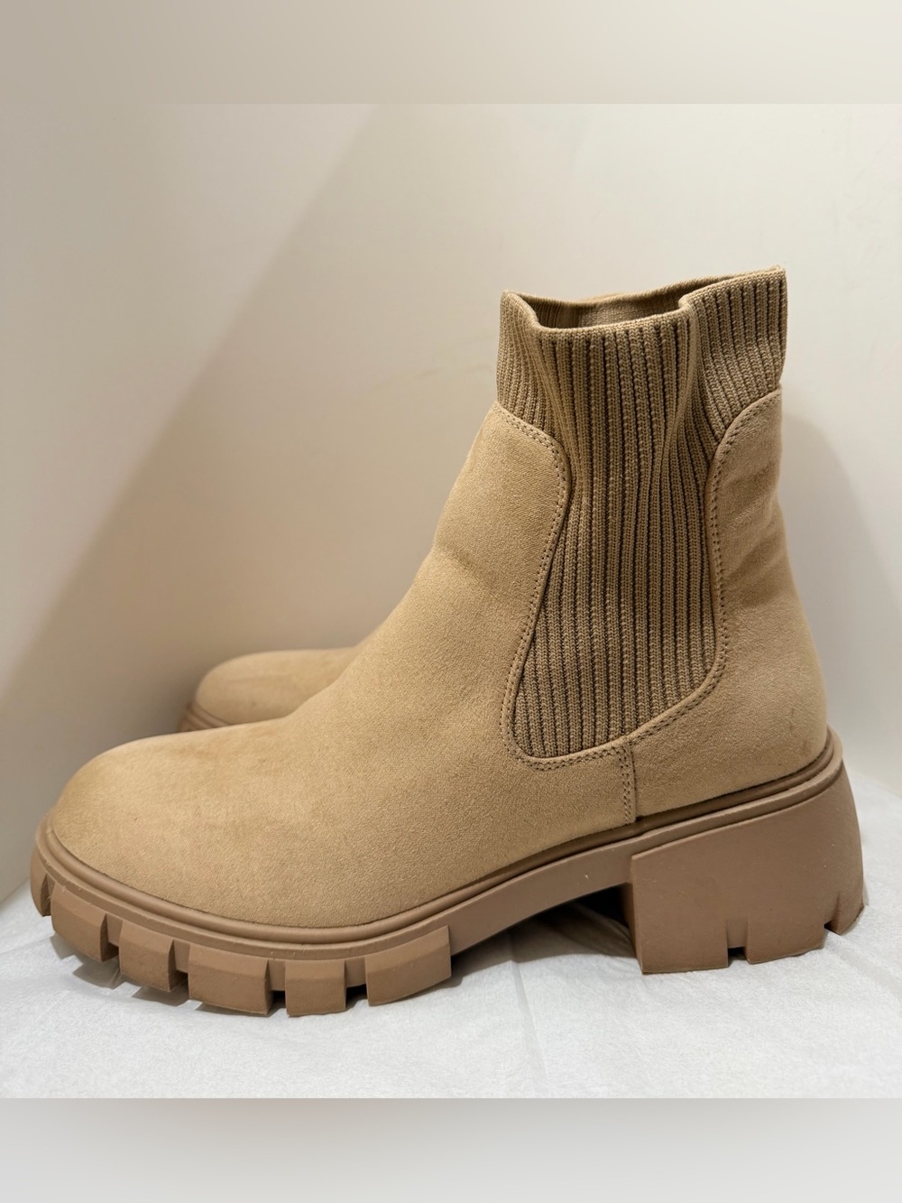 Ashville Tan Chunky Lug Sole Sock Boots Size 9.5 M
